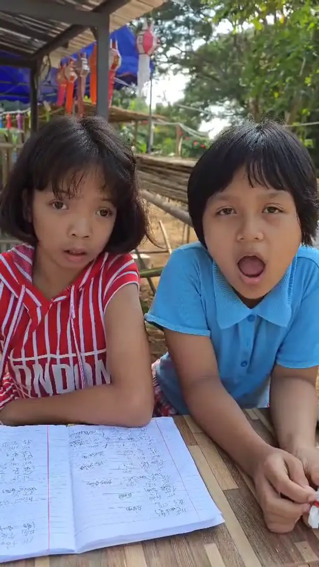 เด็กฝึกพูดกับครูเจ้าของภาษา — Chinese Addict
